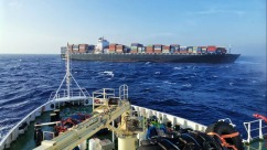 Chinese Rescue Crews Fight Four-Day Blaze to save Foreign-Flagged Ship in South China Sea_fororder_5542056cdad5ea08c52d7e4cfc9c0d8