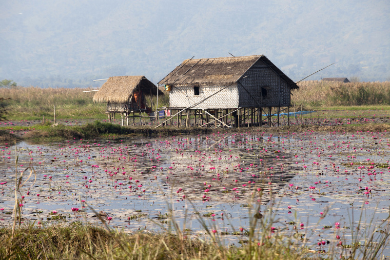 Stilt Houses: The Floating Homes of Myanmar’s Waterborne Communities_fororder_VCG211334083677