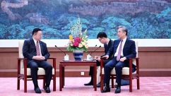 王毅会见东盟秘书长高金洪