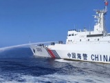 中国海警就菲向非法“坐滩”仁爱礁军舰运补发表谈话