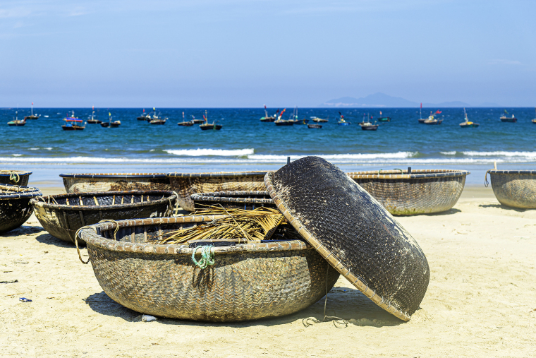 The Floating Tumbler: Livelihood Ingenuity in Vietnamese Fishing Villages_fororder_VCG41N1508913674