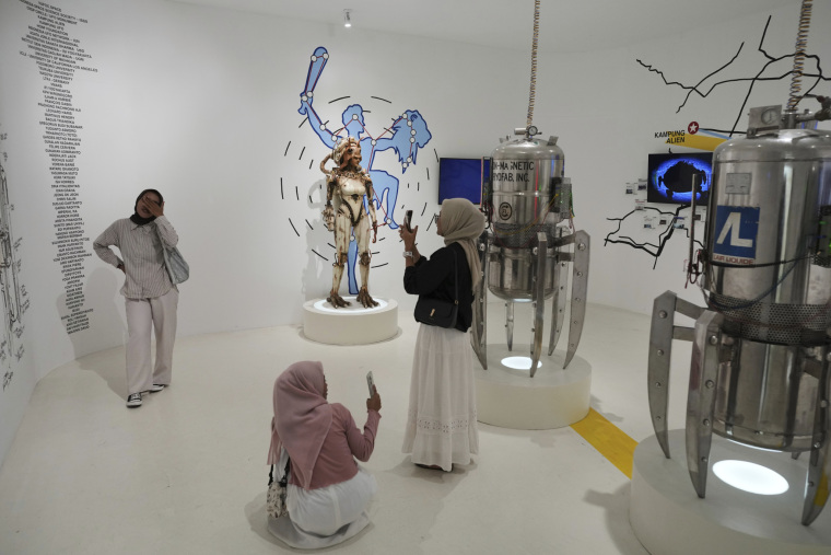 印尼UFO节，带你走进宇宙幻想世界_fororder_VCG111582493956