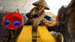 A Century-Old Silk Legacy in a Vietnamese Village_fororder_VCG111250794924