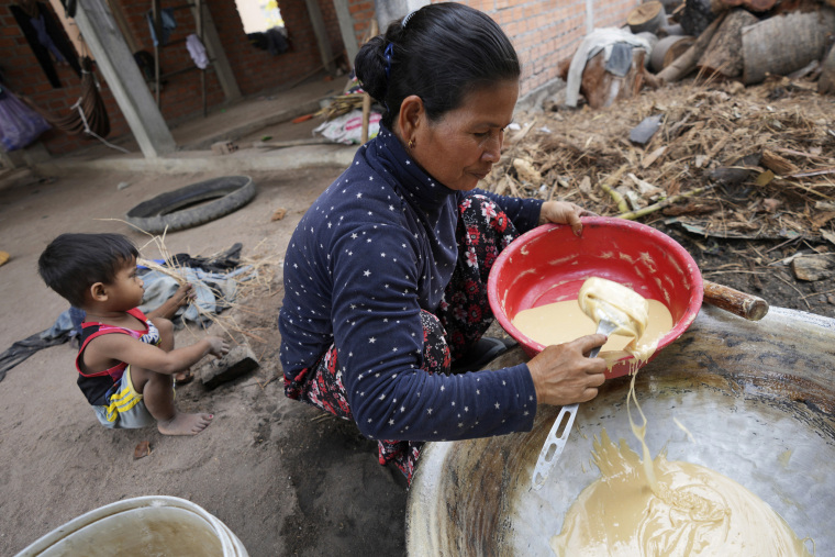 Cambodia: Brewing Palm Sugar, Brewing Life_fororder_VCG111485890546