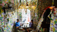 便利贴铺满墙，越南河内这家咖啡馆火了