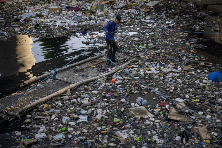 Philippines Faces Severe Plastic Pollution Crisis: 90% of Trash in Manila Bay Comprises Plastic Waste_fororder_8a9097e80978458fb197ce85d55a7587.2048x1365.760x2147483647