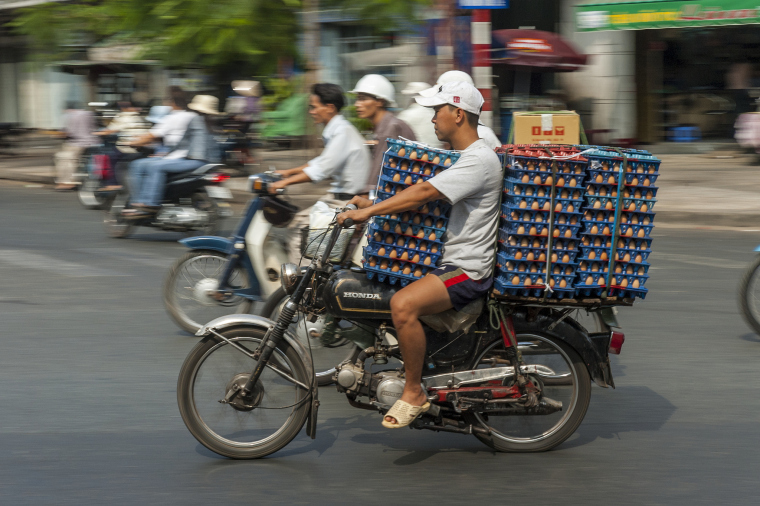 Vietnam: Will Riding Motorbikes Through the City Become a Thing of the Past?_fororder_VCG41N522698116