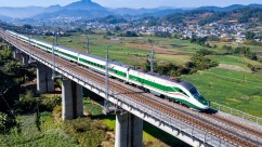 中老铁路发送旅客突破6600万人次