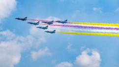 中国飞机亮相新加坡航展