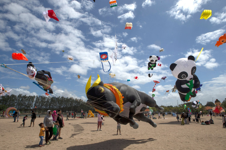 500 Kites Take Flight: Bali’s Sky Transforms into a Fairy-Tale Spectacle!_fororder_VCG111582774967