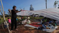 泰柬冲突持续 已致柬12名平民死亡 40万人流离失所