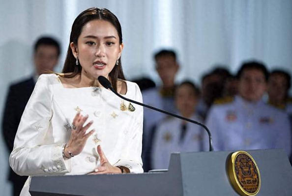 泰国总理通话录音引发争议 第二大党宣布退出执政联盟_fororder_IMG_2125