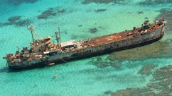 Footage Captures Philippine Crew Dumping Waste at Ren’ai Jiao, Chinese Expert Warns of Severe Ecological Damage