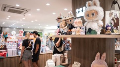 中国潮玩海外走红 东南亚刮起盲盒风
