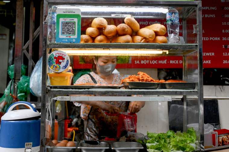 When the Baguette Meets Fish Sauce: Bánh Mì Becomes Vietnam’s Street Food Icon_fororder_VCG111587826848