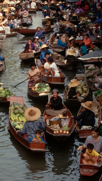 Floating Market: Thailand’s Hidden Gem of “Flowing Poetry”