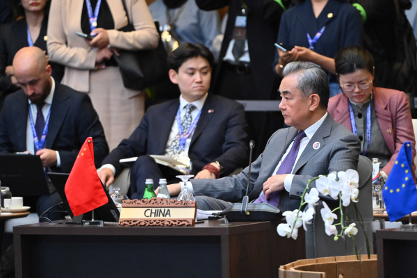 王毅出席第32届东盟地区论坛外长会_fororder_IMG_3179