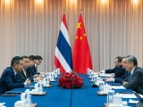 王毅会见泰国外长玛里