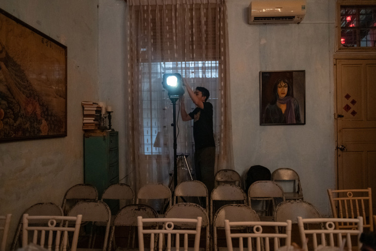 Living Room Turned Theater! Vietnamese Director Revives Traditional Opera_fororder_VCG31N2227467008