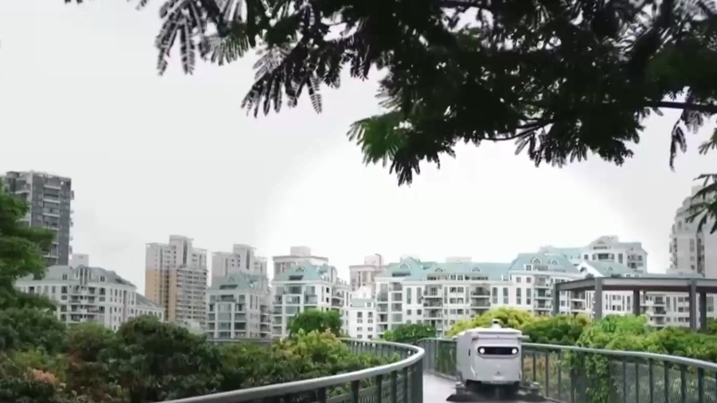 无人环卫机器人花式“上岗” 这一千亿市场迎爆发期