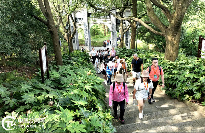 台湾青年走进抗战胜地怀化市龙潭镇
