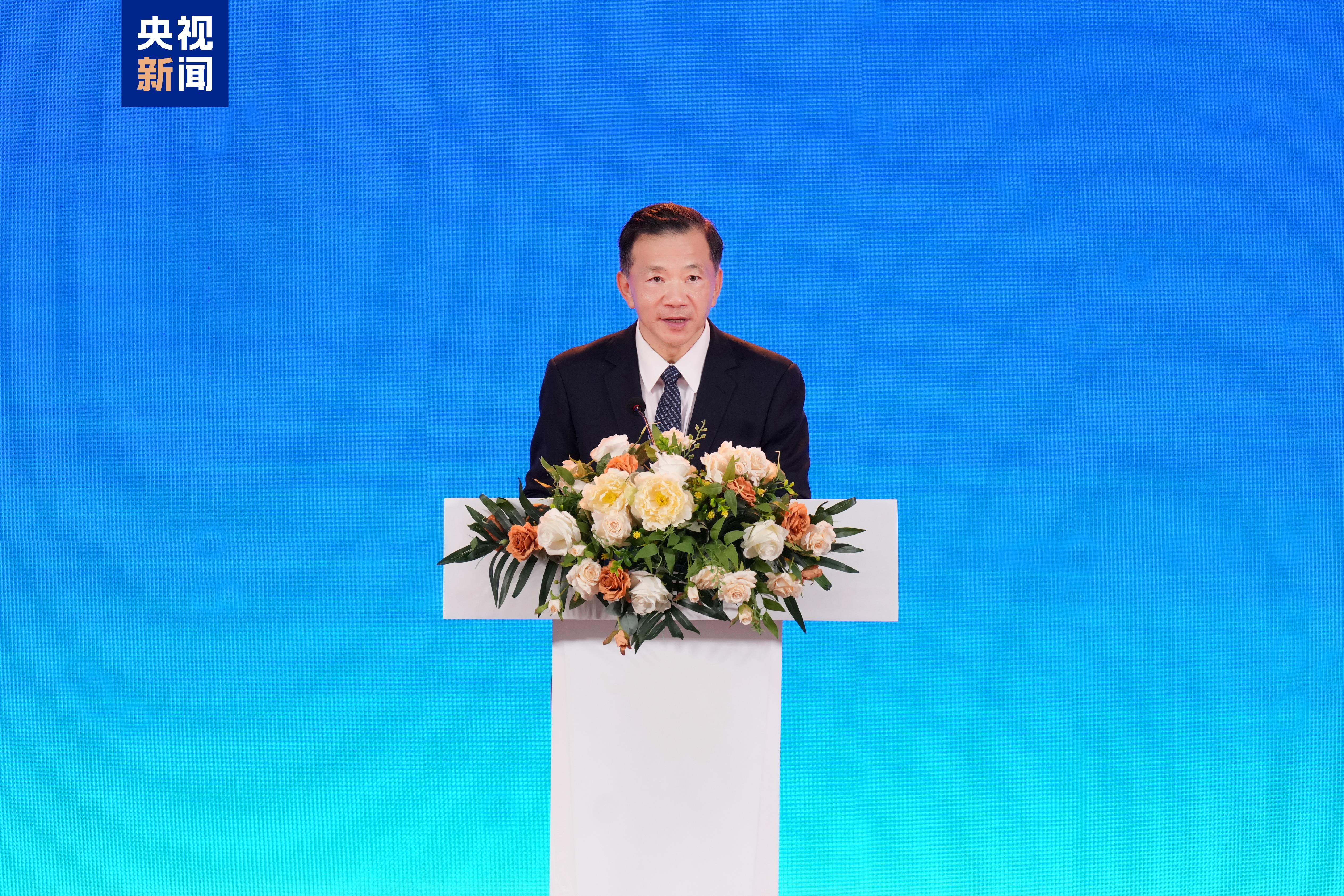 《平“语”近人——习近平喜欢的典故》（柬埔寨语版）在柬埔寨主流媒体播出