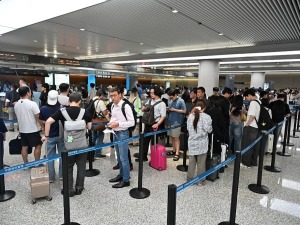 China Haul又火了！“人均三个行李箱来华爆买”成标配