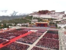 独家视频丨习近平出席西藏自治区成立60周年庆祝大会_fororder_截图录屏_选择区域_20250821104954