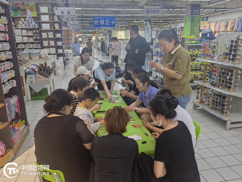 粽香传情 香囊寄意——驻马店市台办举办“喜迎双节 两岸联谊”活动