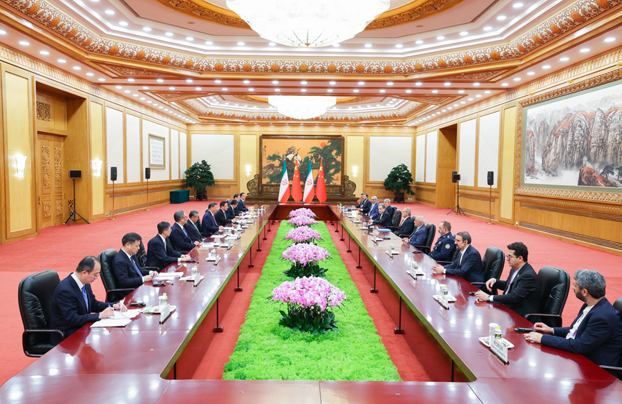 习近平会见伊朗总统佩泽希齐扬