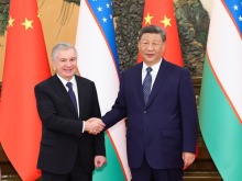 习近平会见乌兹别克斯坦总统米尔济约耶夫