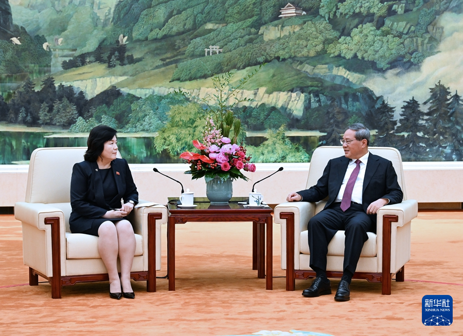 李强会见朝鲜外相崔善姬