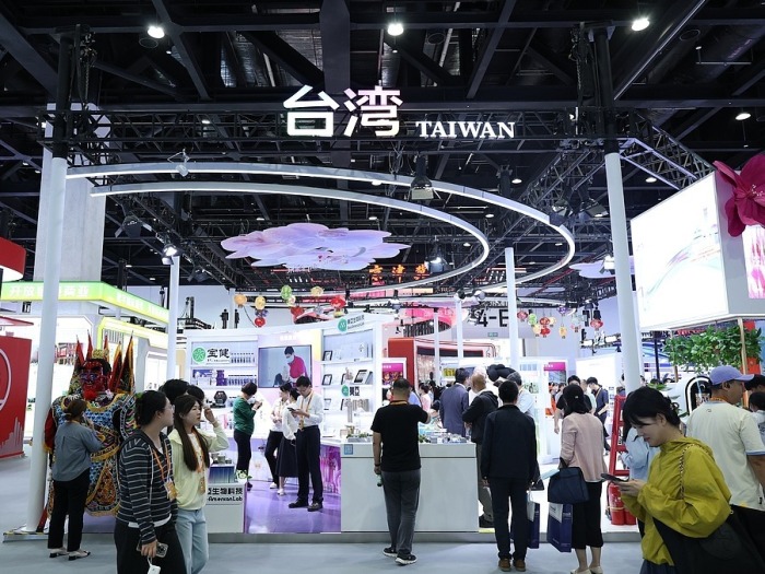 一方服贸会展台，盛满两岸融融温情