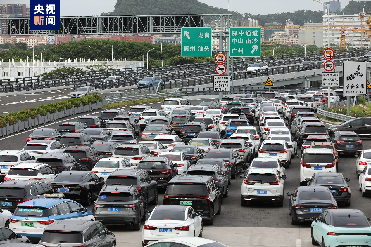 “灣區(qū)新頂流”！深中通道開通首月車流量破300萬車次