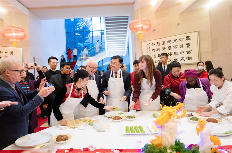 中国驻美大使谢锋: 答好新时期中美关系发展道路上的“三张问卷” 中国驻美大使谢锋: 答好新时期中美关系发展道路上的“三张问卷”