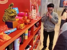 南货北上 年货“新”意足 年味更丰富