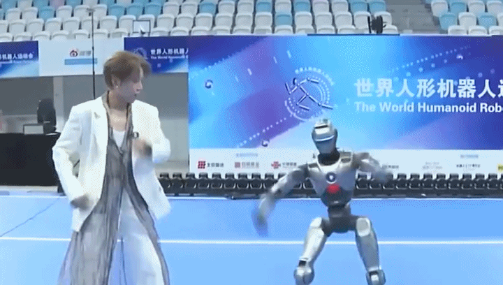 钢铁“舞者”如何打出优雅太极？世界人形机器人运动会开幕式精彩“剧透”