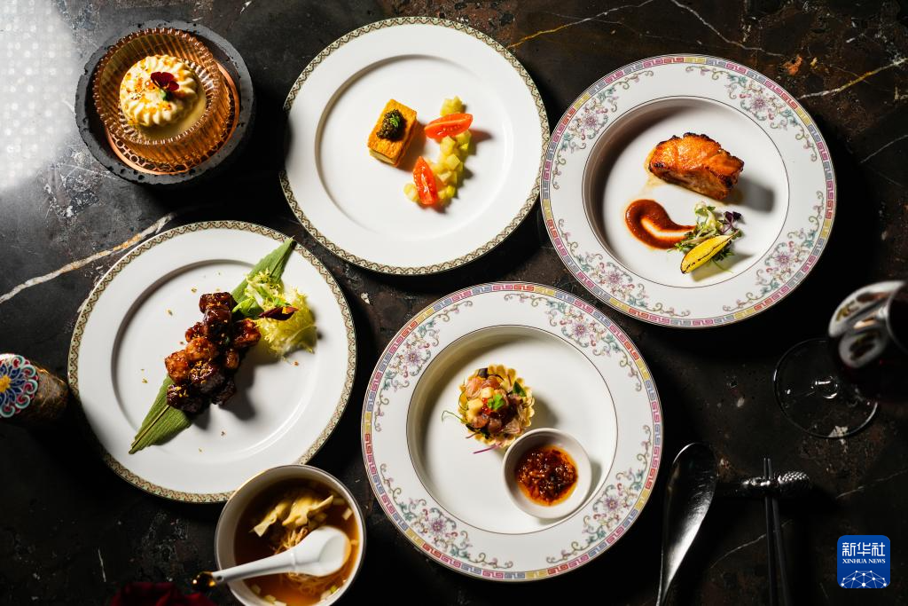 在伦敦，当中国美食被盛入中国美器