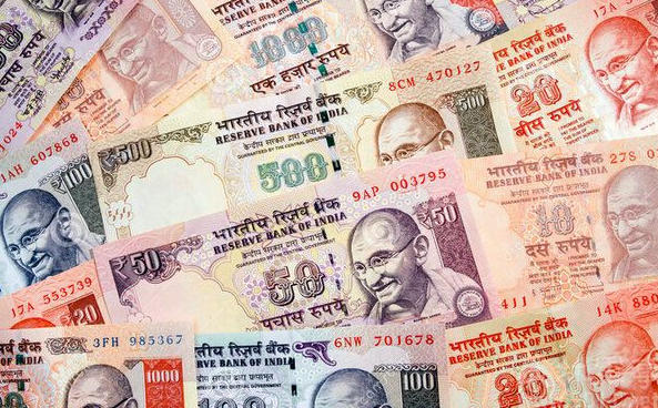 印度卢比对美元汇率跌至历史新低