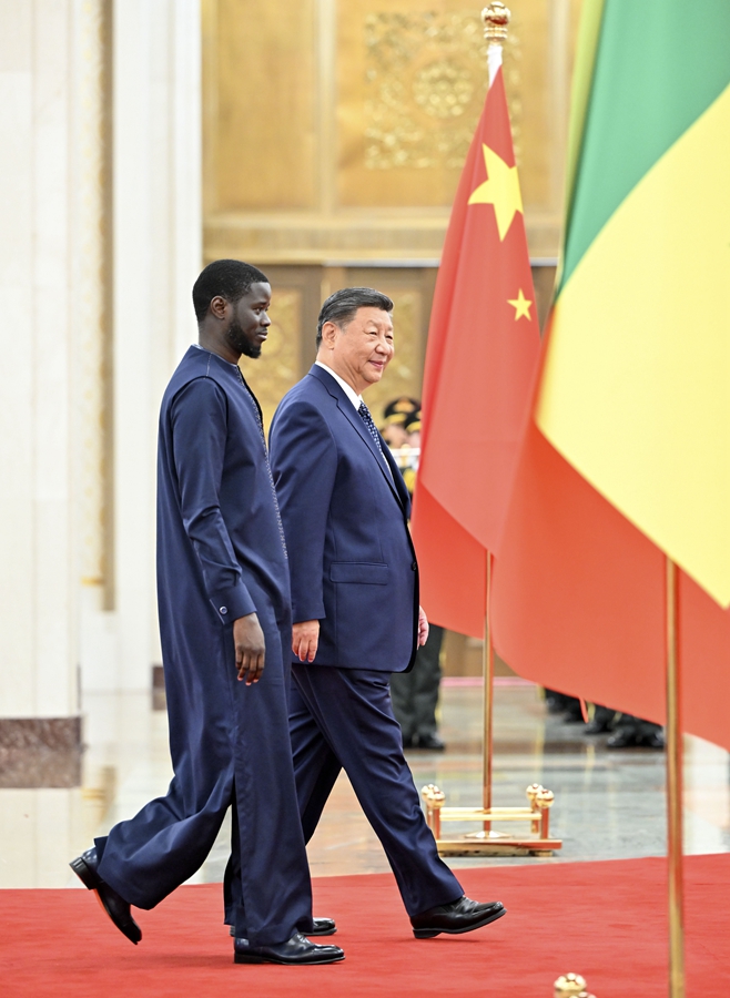 习近平同塞内加尔总统法耶会谈