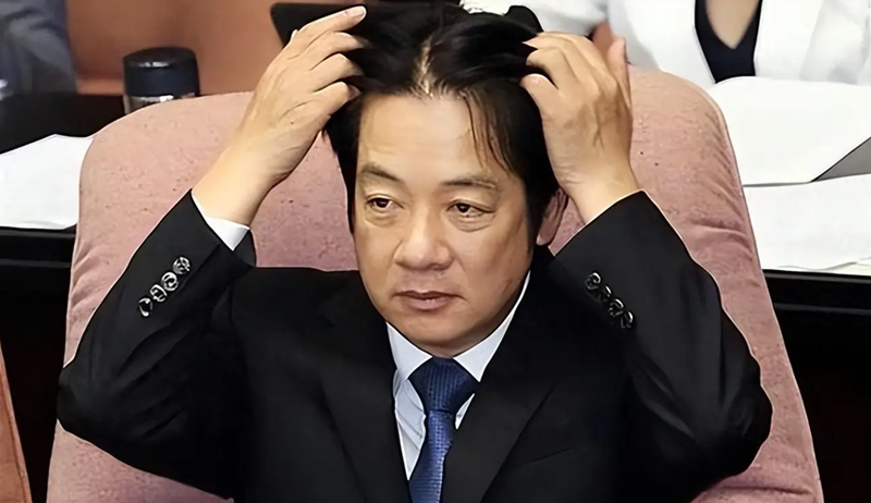 “台独”分子鼓动台军护航美舰 岛内民调结果让赖清德吓破胆！