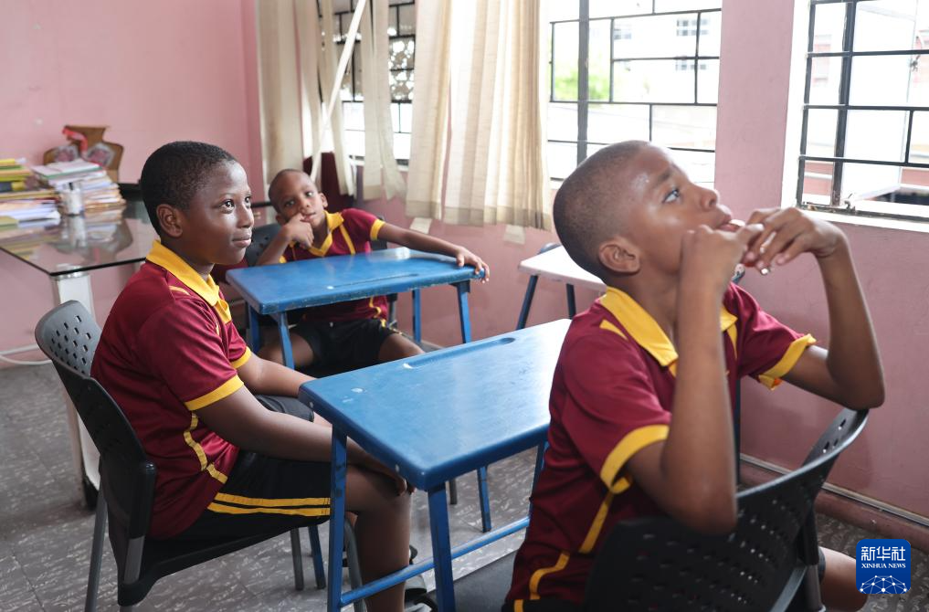 中文课程走进牙买加特殊教育小学