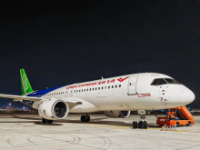 C919飞抵阿联酋 即将亮相2025迪拜航展