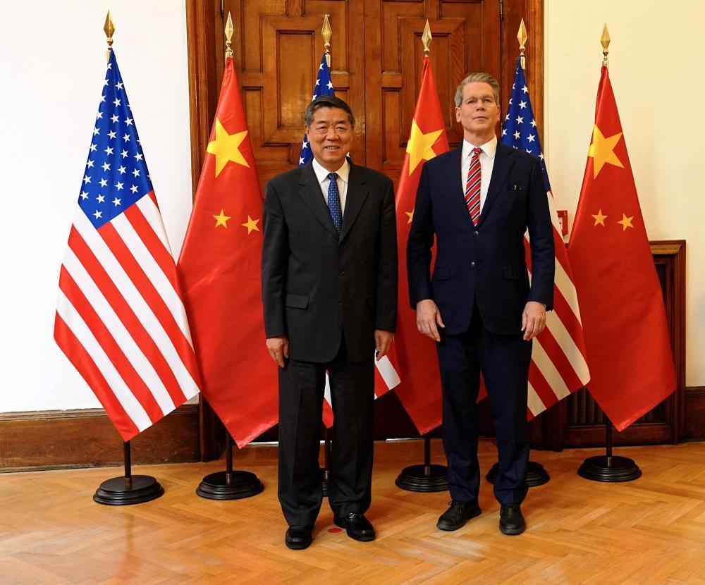 中美在西班牙就有关经贸问题举行会谈
