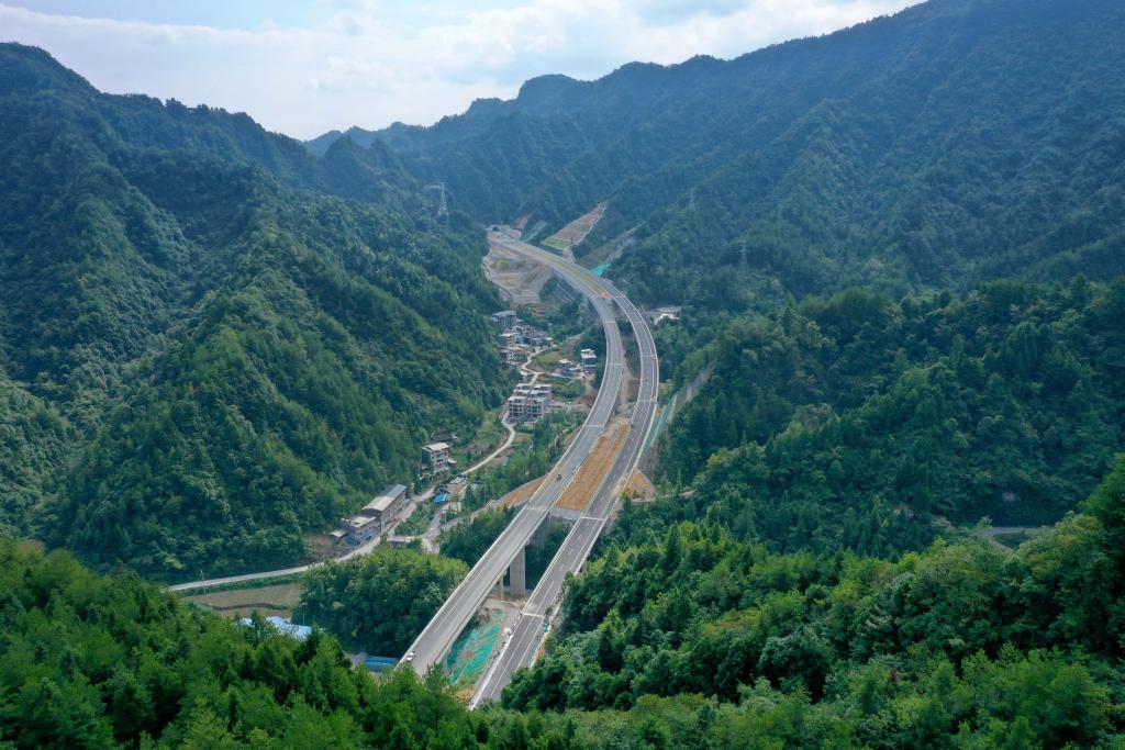 中国推进高水平对外开放惠及全球——访全球知名投资人吉姆·罗杰斯