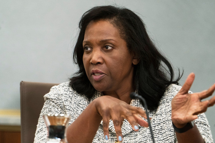 特朗普开始对美联储下手