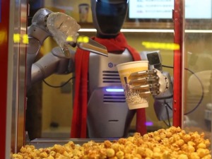 打爆米花、做咖啡、导购……人形机器人在深圳“上岗”了