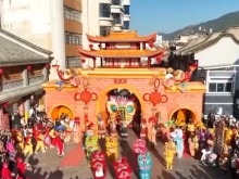 沉浸式过年是中国人的浪漫 一起感受年货市集里的浓浓年味