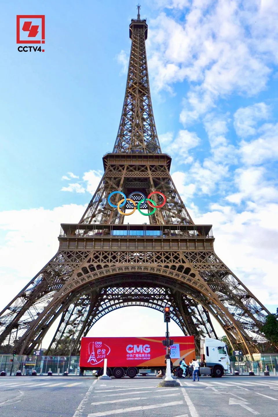 总台8K超高清转播车现身巴黎 台湾青年：骄傲期待！
