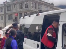 西藏吉隆受灾群众陆续返乡复产